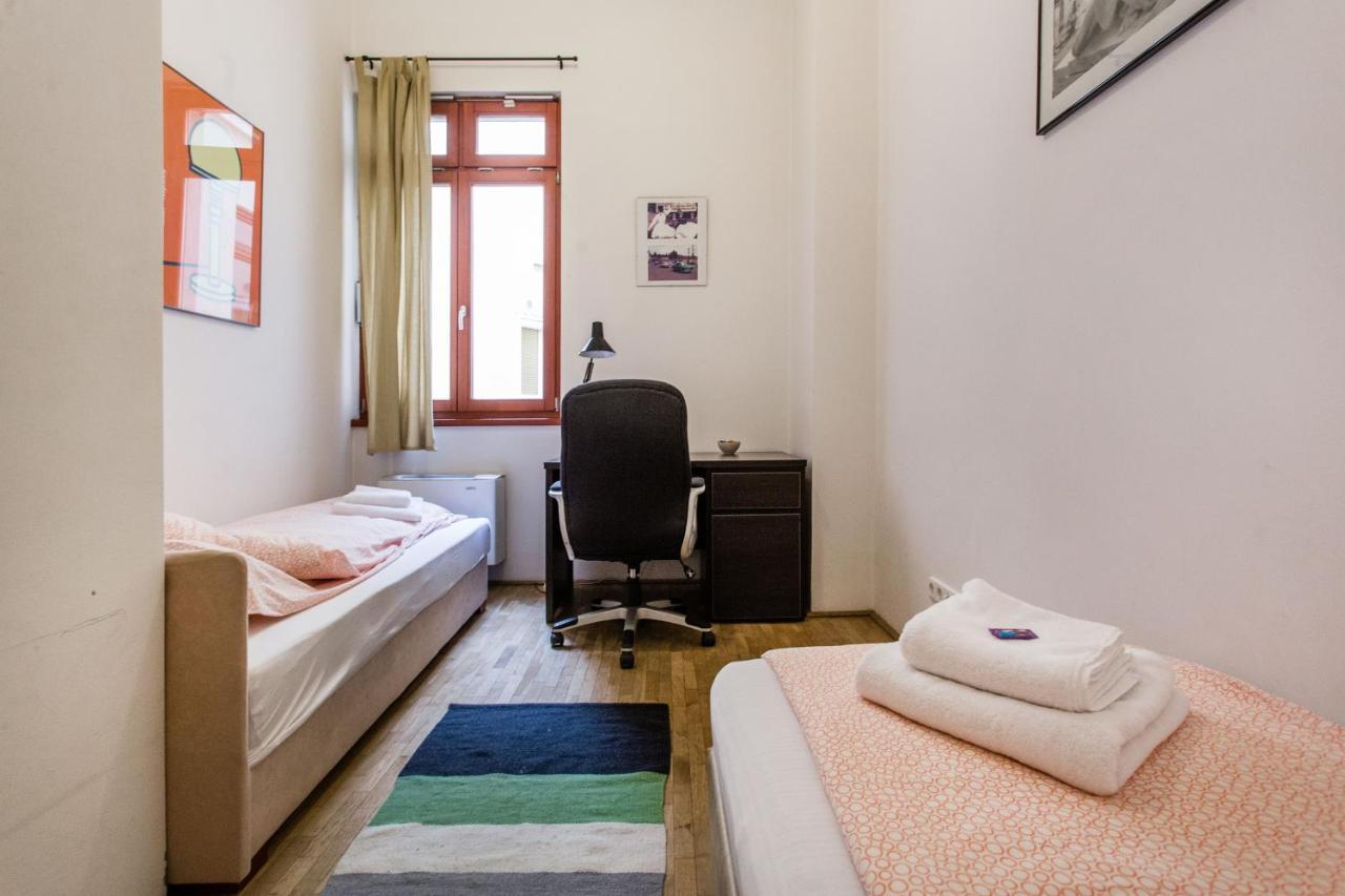 Family Suite By Heroes' Square Будапеща Екстериор снимка