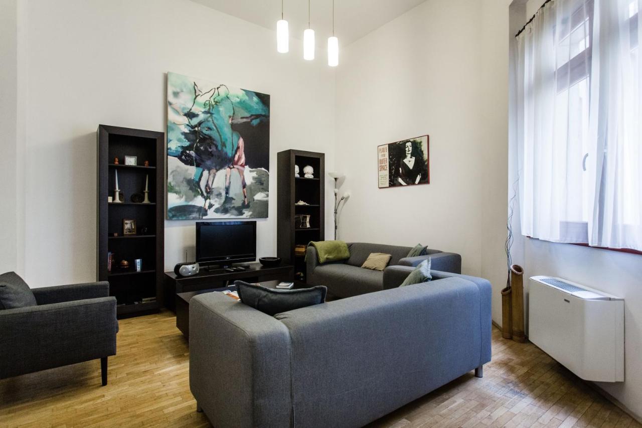 Family Suite By Heroes' Square Будапеща Екстериор снимка